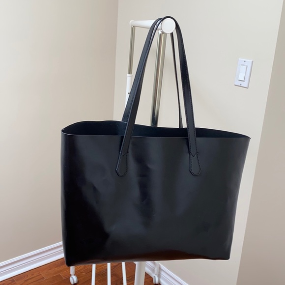 Handbags - Black Tote
